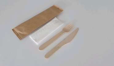 Image de KIT 3/1 BOIS (FOURCHETTE, COUTEAU, SERVIETTE 1 PLI)- 250 P/C